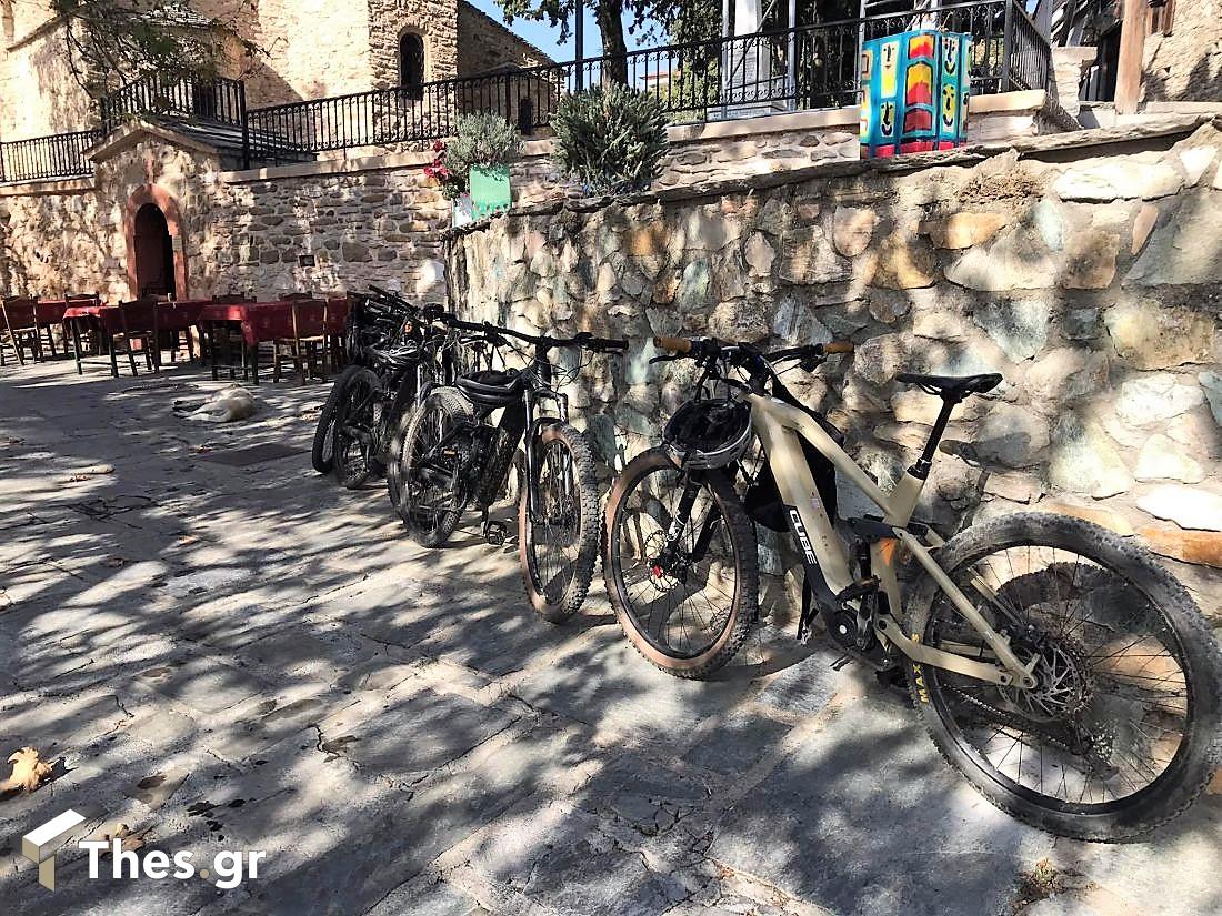 Περιστερά χωριό Θεσσαλονίκη Δήμος Θέρμης ιστορικός οικισμός ποδήλατα