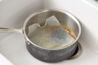 Εύκολος τρόπος για να καθαρίσετε τις καμένες κατσαρόλες