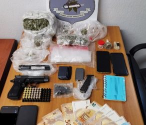 Χαλκιδική: Χειροπέδες σε τρία άτομα για ναρκωτικά και πιστόλια (ΦΩΤΟ)