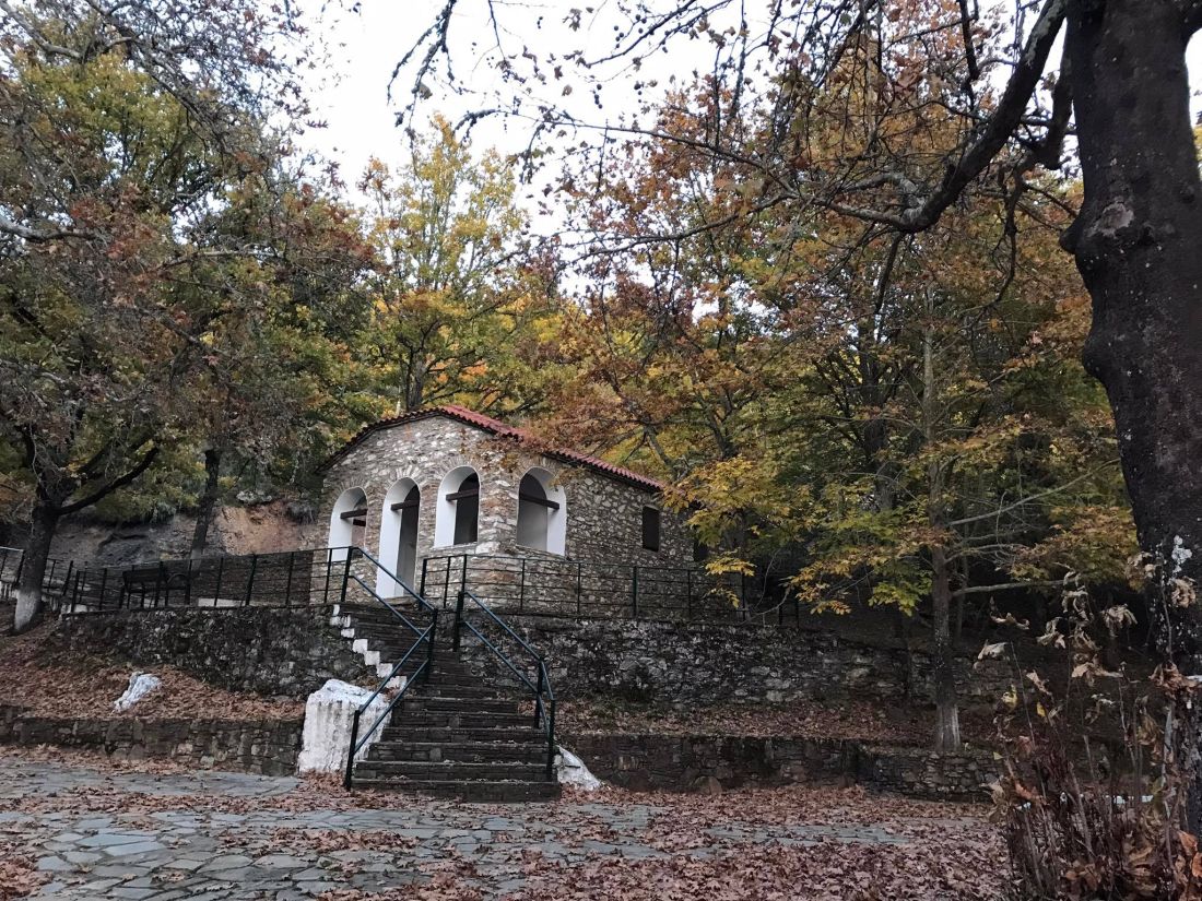 Παρεκλήσι Εκκλησάκι Αγίου Παντελεήμονα Ταξιάρχης Χαλκιδική Χολομώντας