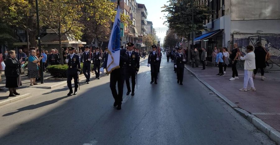 Παρέλαση της Διμοιρίας Επιδείξεων της Σ.Μ.Υ.Α. στη Λάρισα 