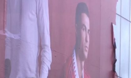 Μάντσεστερ Γιουνάιτεντ: Αποκαθήλωσε από το “Ολντ Τράφορντ” τον Ρονάλντο (ΒΙΝΤΕΟ)