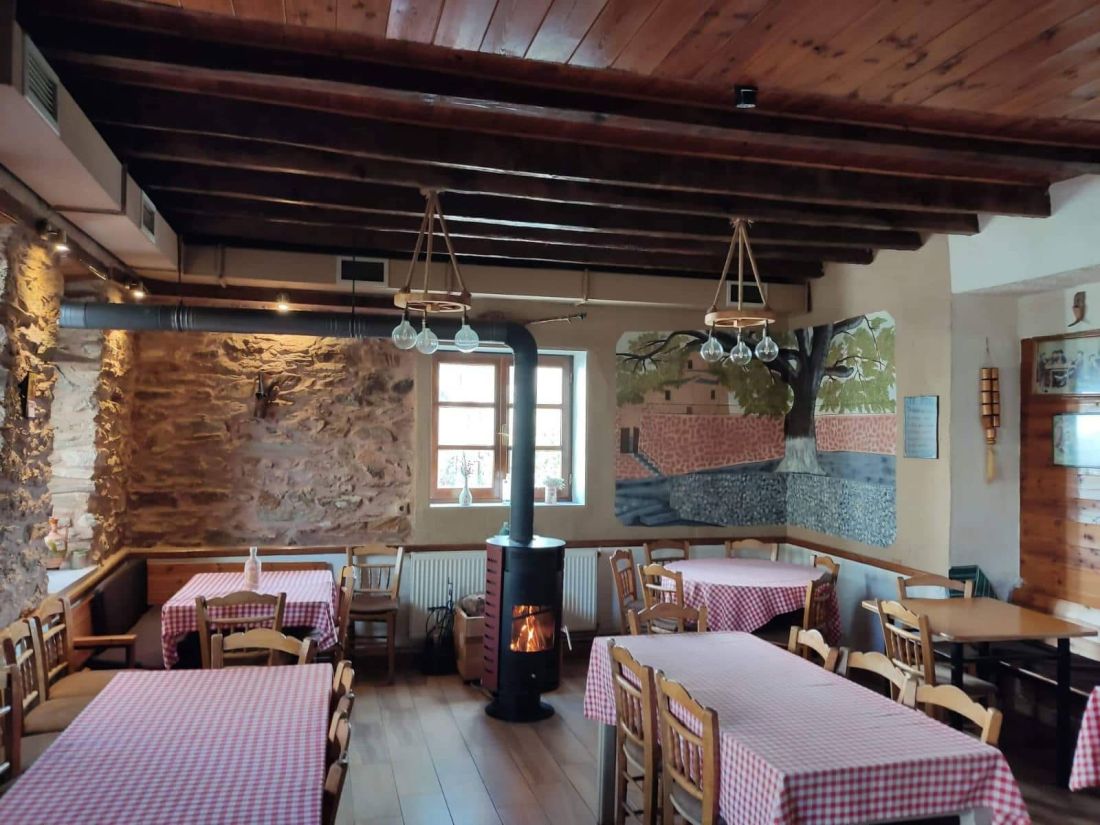 Στου μπαρμπά Θανάση - Οπως παλιά φαγητό καφές κουζίνα Περιστερά χωριό Θεσσαλονίκη Δήμος Θέρμης ιστορικός οικισμός