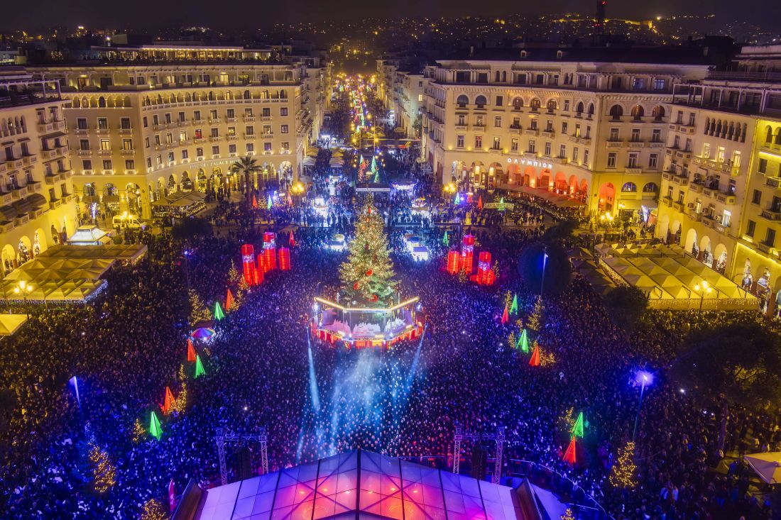 Πλατεία Αριστοτέλους φωτογραφίες από ψηλά γιορτή άναμμα χριστουγεννιάτικου δέντρου