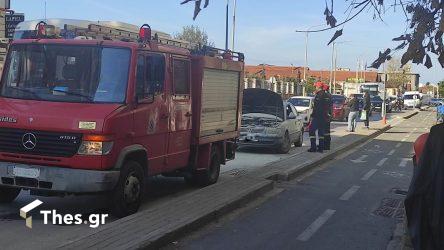 Θεσσαλονίκη: Εν κινήσει αυτοκίνητο τυλίχτηκε στις φλόγες