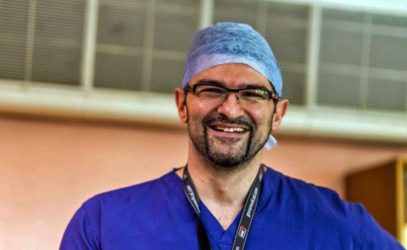 Γιώργος Βρακάς: Ο καθηγητής χειρουργικής με καταγωγή από την Δράμα που απέσπασε το Παγκόσμιο Βραβείο Μεταμοσχεύσεων