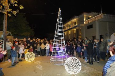 Δήμος Ωραιοκάστρου: «Αγγέλων Έλευσις» με παραδοσιακά κάλαντα, χορούς και παιχνίδια για τα παιδιά