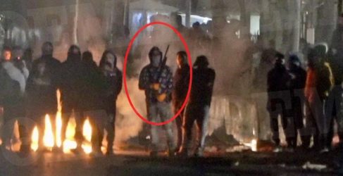 Θεσσαλονίκη: Φωτογραφίες-ντοκουμέντο από τα επεισόδια που δείχνουν τους Ρομά να κρατούν καραμπίνες