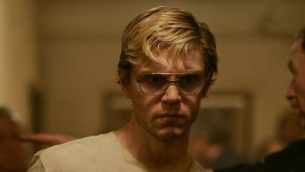Netflix: Ξεπέρασε το ένα δισεκατομμύριο ώρες θέασης το “Dahmer”