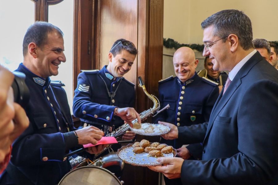 Χριστουγεννιάτικα κάλαντα στον Απόστολο Τζιτζικώστα