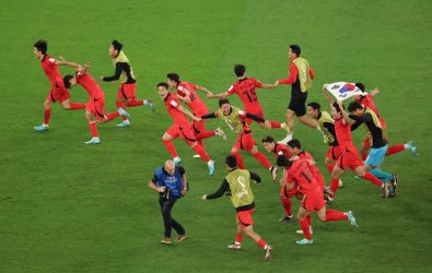 Μουντιάλ 2022: Στους «16» του Παγκοσμίου Κυπέλλου πέρασε η Ν. Κορέα που κέρδισε τους Πορτογάλους (2-1)