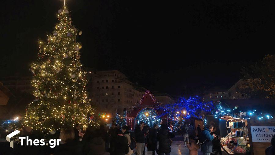 Χριστούγεννα Θεσσαλονίκη άγαλμα Βενιζέλου