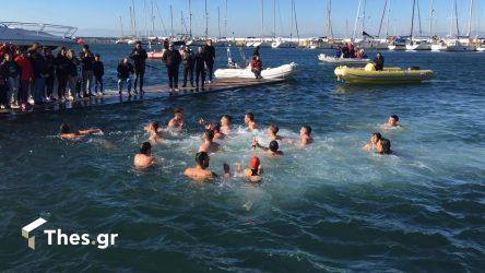 Καλαμαριά: Ρίψη του Σταυρού στον Ναυτικό Ομιλο (ΒΙΝΤΕΟ & ΦΩΤΟ)