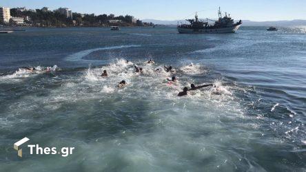 Θεοφάνεια: Ποιος είναι ο συμβολισμός – Γιατί ρίχνουμε τον Σταυρό στη θάλασσα 