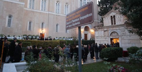 Τέως βασιλιάς Κωνσταντίνος: Δημοσιογράφοι από όλο τον κόσμο για την κηδεία (BINTEO)