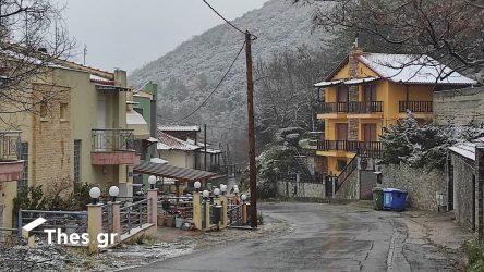 Ντύθηκαν στα λευκά τα ορεινά της Θεσσαλονίκης – Επεσε η θερμοκρασία