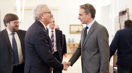 Με τον επικεφαλής του ESM Πιέρ Γκραμένια συναντήθηκε ο Κυριάκος Μητσοτάκης (ΦΩΤΟ)