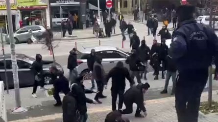 Θεσσαλονίκη: Ενταση έξω από τα δικαστήρια για τη δίκη του Αλκη – Πιάστηκαν στα χέρια οπαδοί (ΒΙΝΤΕΟ)