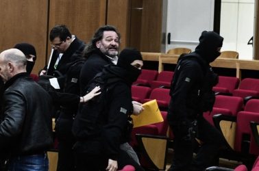 Δίκη Χρυσής Αυγής: Επεισόδιο μεταξύ Γιάννη Λαγού και Μάγδας Φύσσα -«Αντε γεια ρε»