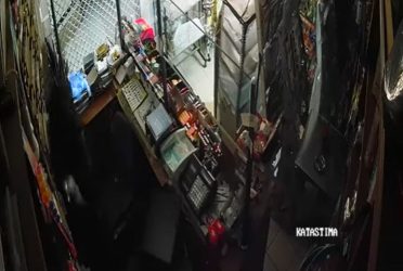 Θεσσαλονίκη: Βίντεο ντουκουμέντο από τον κλέφτη για… κλάματα που έχασε το κινητό του σε διάρρηξη