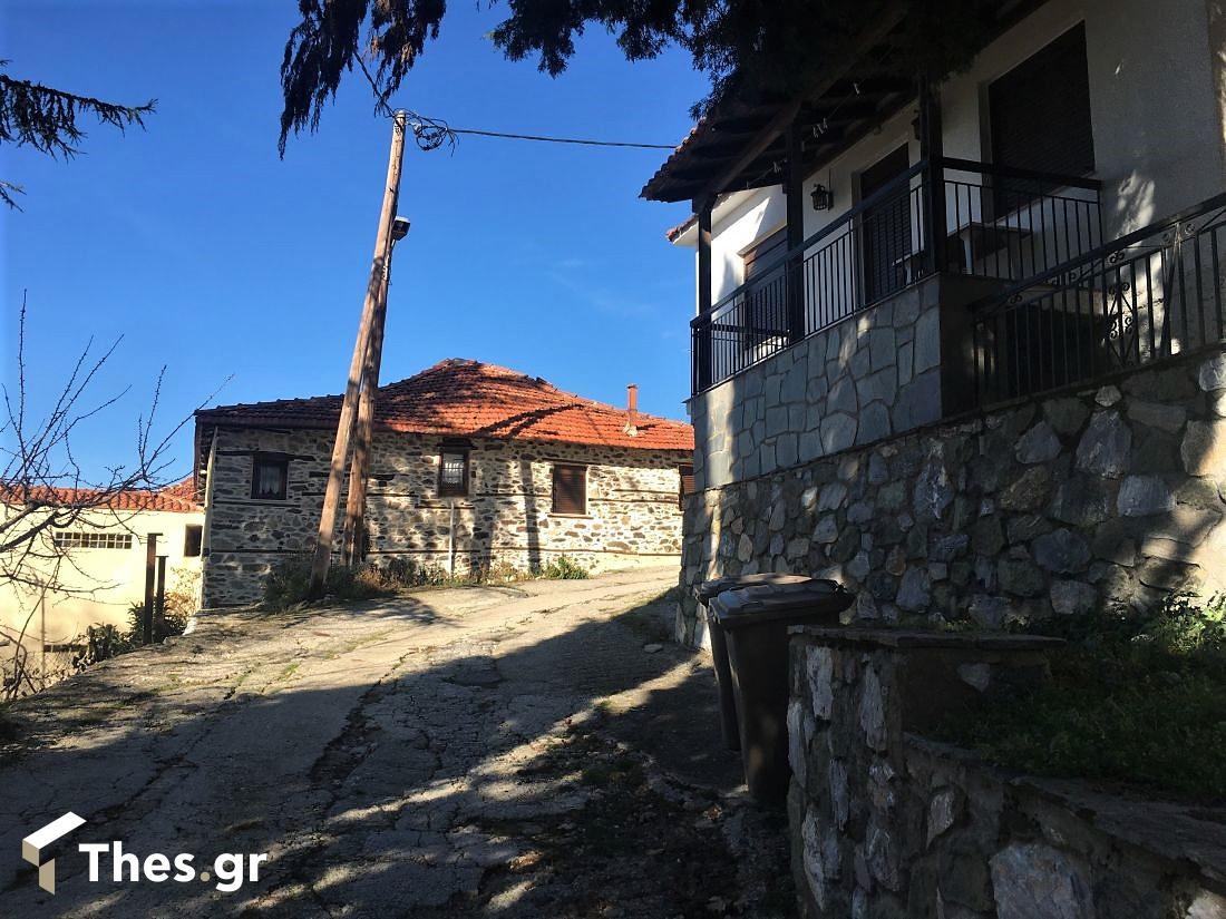 Βάβδος ορεινό χωριό Χαλκιδική ελληνικά χωριά σπίτια πλακόστρωτο σοκάκια