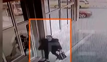 Βέροια: Η 29χρονη πέταξε το βρέφος της και μετά πήγε σε κατάστημα τυχερών παιχνιδιών (ΒΙΝΤΕΟ)