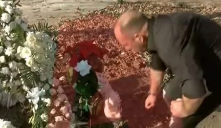 Βέροια: Ο πατέρας του νεκρού μωρού βρέθηκε στο μνήμα του – «Θα σ’ αγαπώ για πάντα»