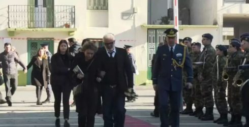 Πτώση Phantom: “Ράγισε” καρδιές o επικήδειος των γονιών του υποσμηναγού