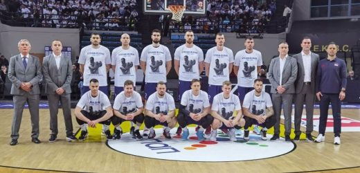 Ελλάδα – Σερβία: Τίμησαν τη μνήμη του Γέλοβατς οι παίκτες των δύο ομάδων (ΦΩΤΟ)