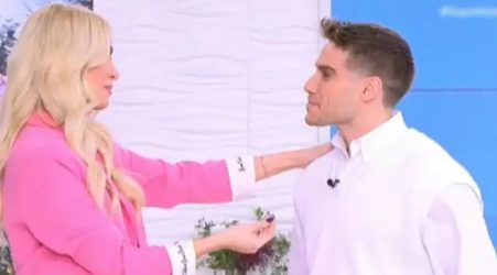 “Super Κατερίνα”: Εισέβαλλε στο πλατό ο τενόρος που άρεσε στην Καινούργιου – “Πάγωσε” η παρουσιάστρια