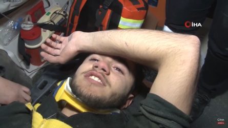 Σεισμός στην Τουρκία: Απεγκλωβίστηκε 17χρονος μετά από 94 ώρες – «Επέζησα πίνοντας τα ούρα μου» (ΒΙΝΤΕΟ)