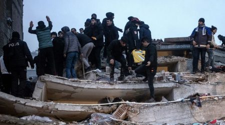 Τραγωδία χωρίς τέλος στην Τουρκία: Στους 2300 οι νεκροί από τoν φονικό σεισμό των 7,8 Ρίχτερ (ΒΙΝΤΕΟ)