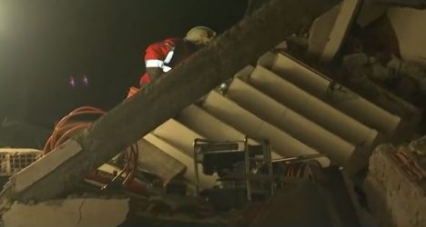 Σεισμός στην Τουρκία: H ΕΜΑΚ διέσωσε 20χρονη μετά από πολύωρη επιχείρηση στα συντρίμμια
