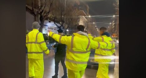 Θεσσαλονίκη: Μασκαράδες αστυνομικοί έκαναν τους τροχονόμους στην Τσιμισκή (ΒΙΝΤΕΟ)
