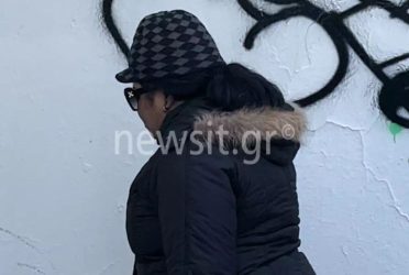 Θεσσαλονίκη: Παρέλαβε την σωρό του 2,5 ετών κοριτσιού η μητέρα του (ΒΙΝΤΕΟ)
