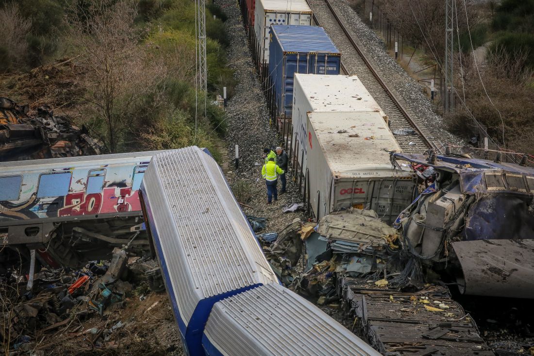 Σύγκρουση δυο αμαξοστοιχιών στα Τέμπη, Τετάρτη 1 Μαρτίου 2023. Σύμφωνα με την ανακοίνωση της Hellenic Train, στον Ευαγγελισμό σημειώθηκε μετωπική σύγκρουση δύο αμαξοστοιχιών: μιας εμπορευματικής αμαξοστοιχίας και της αμαξοστοιχίας IC 62 που είχε αναχωρήσει από Αθήνα προς Θεσσαλονίκη.