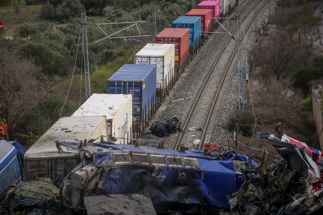 Σύγκρουση δυο αμαξοστοιχιών στα Τέμπη, Τετάρτη 1 Μαρτίου 2023. Σύμφωνα με την ανακοίνωση της Hellenic Train, στον Ευαγγελισμό σημειώθηκε μετωπική σύγκρουση δύο αμαξοστοιχιών: μιας εμπορευματικής αμαξοστοιχίας και της αμαξοστοιχίας IC 62 που είχε αναχωρήσει από Αθήνα προς Θεσσαλονίκη.