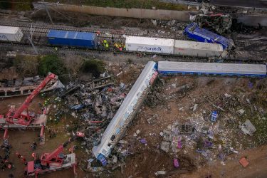 Τραγωδία στα Τέμπη δυστύχημα τρένα Λάρισα φωτογραφίες από drone φώτο από ψηλά