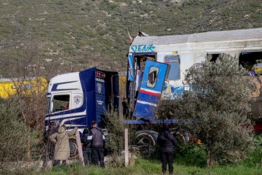 Τραγωδία στα Τέμπη: Πόσα άτομα επικοινώνησαν με τη Γραμμή Ψυχολογικής Υποστήριξης 10306