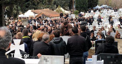 Τραγωδία στα Τέμπη – Θεσσαλονίκη: Σε κλίμα οδύνης η κηδεία της Σοφίας-Ειρήνης (ΒΙΝΤΕΟ & ΦΩΤΟ)