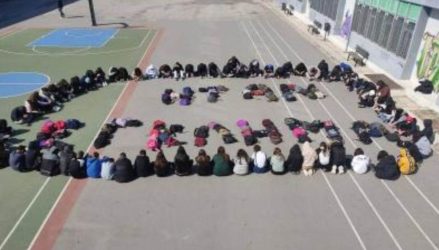 Θεσσαλονίκη: Μαθητές στην Πολίχνη έστειλαν το δικό τους μήνυμα για την τραγωδία στα Τέμπη (ΦΩΤΟ)