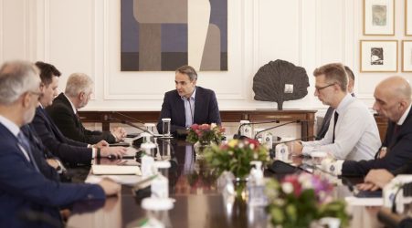 Μητσοτάκης: “Προσωπικό μου στοίχημα η ανάταξη των σιδηροδρόμων” (ΦΩΤΟ)