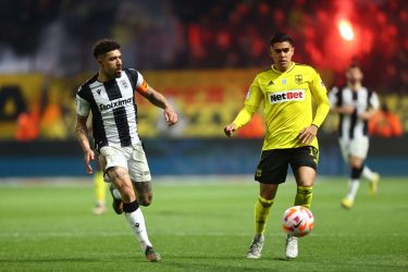 Super League: Κληρώνει για play off και play out