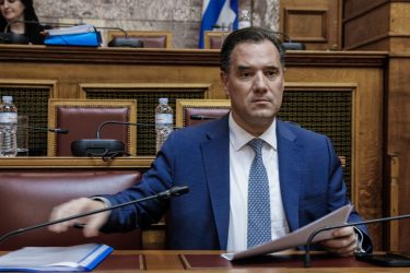 Γεωργιάδης: “Ιδιώτες γιατροί στο ΕΣΥ και γιατροί του ΕΣΥ με δυνατότητα ιδιωτικού έργου”