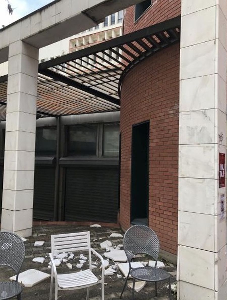 Επεσαν μάρμαρα υπόστεγου στο κυλικείο της Κτηνιατρικής Σχολής του ΑΠΘ
