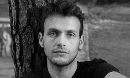 Γιώργος Μπένος: «Με έδειχναν με το δάχτυλο – “Γιατί κάνει παρέα αυτός με κορίτσια; Μήπως είναι gay;”» (ΒΙΝΤΕΟ)
