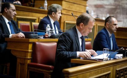 Καραμανλής στην Βουλή: “Παραιτήθηκα γιατί στον τομέα μου συνέβη μία ανείπωτη τραγωδία”