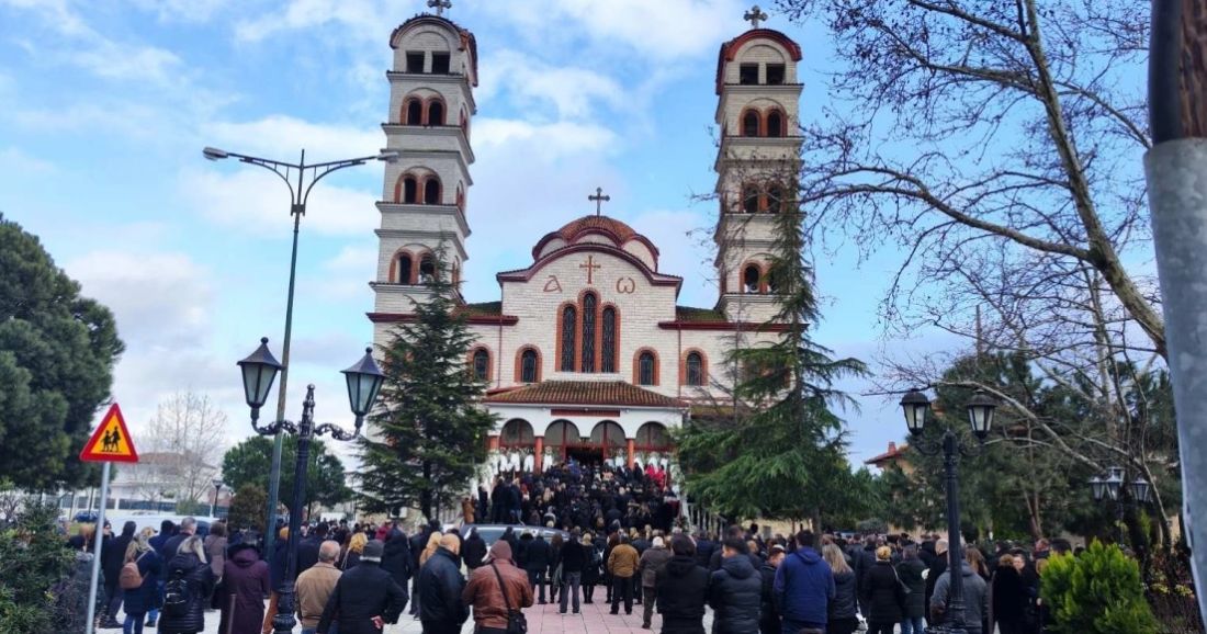 κηδεία θύματος στην Κατερίνη - Τραγωδία στα Τέμπη