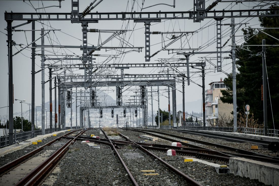 Σιδηροδρομική γραμμή ράγες τρένο τρένα