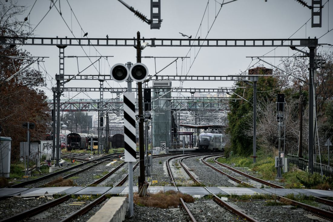 Σιδηροδρομική γραμμή ράγες τρένο τρένα